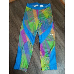 Nike Pro Hypercool Frequency Capris 725475-435 Women's Training 3/4 Pants Size M